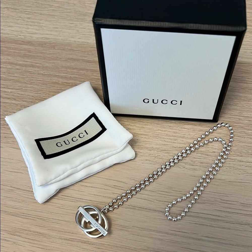 Gucci 925 Silver Toggle Necklace with Logo Pendant